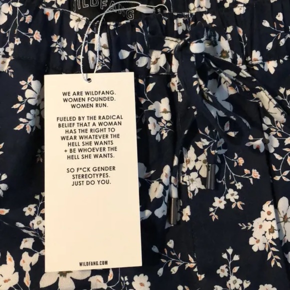 Wildfang THE ESSENTIAL BLUE FLORAL DRAWSTRING SHORT medium - Picture 4 of 13